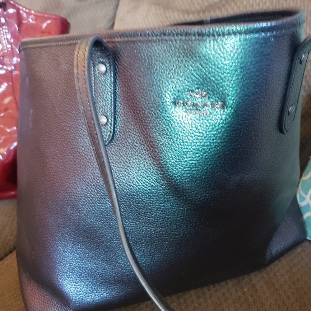 Hard to find Genuine Coach Hologram City tote